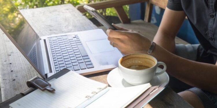 Luz verde a la negociación para mejorar las condiciones de los trabajadores digitales