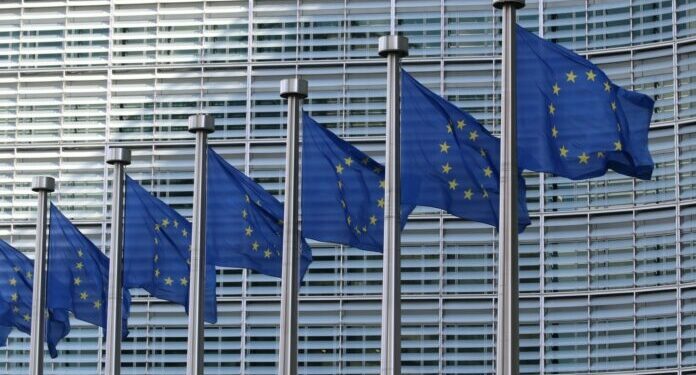 La Comisión actúa para mejorar la protección de los trabajadores con nuevos límites de exposición al plomo y los diisocianatos