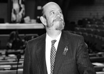 Se abre el libro de condolencias por el fallecimiento del ex presidente Gil-Robles