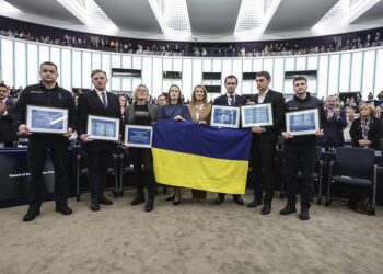 El Parlamento Europeo reclama que la ayuda a Ucrania continue mientras sea necesario