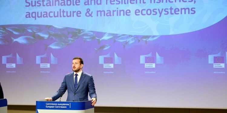 Bruselas quiere que se elimine la pesca de arrastre de las zonas marinas protegidas