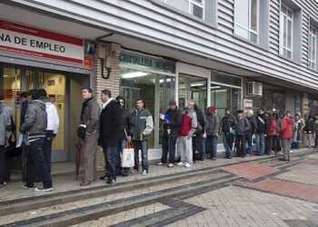 Se van a destinar 1,2 millones de euros para ayudar a 300 trabajadores despedidos en España