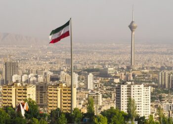 El Parlamento Europeo ha condenado el envenenamiento de niñas en Irán