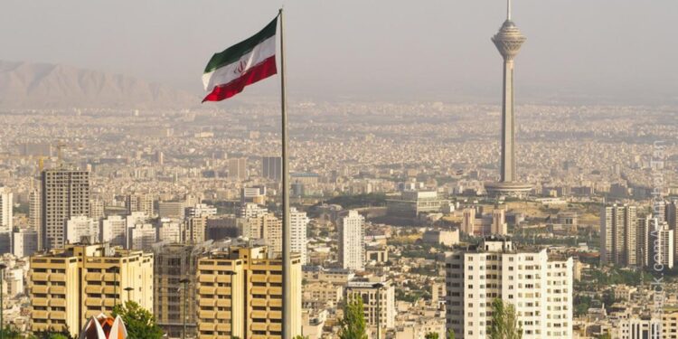 El Parlamento Europeo ha condenado el envenenamiento de niñas en Irán