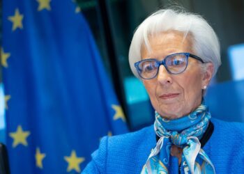 Lagarde dice que el sistema bancario europeo no está afectado por las quiebras