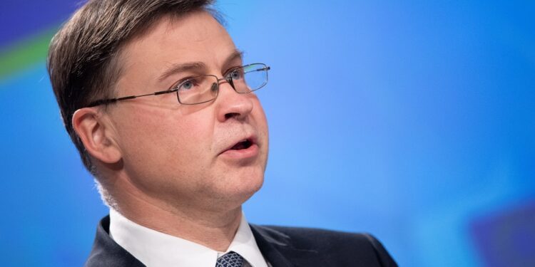 Bruselas presenta una propuesta para reducir la burocracia para las empresas