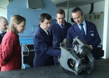 EL CONSEJERO IRUJO VISITA LA FÁBRICA DE KNORR-BREMSE EN PAMPLONA PARA CONOCER LAS NUEVAS LÍNEAS DE PRODUCCIÓN COMPLETAMENTE DIGITALIZADAS QUE CUENTAN CON LAS ÚLTIMAS TECNOLOGÍAS DE INTELIGENCIA ARTIFICIAL