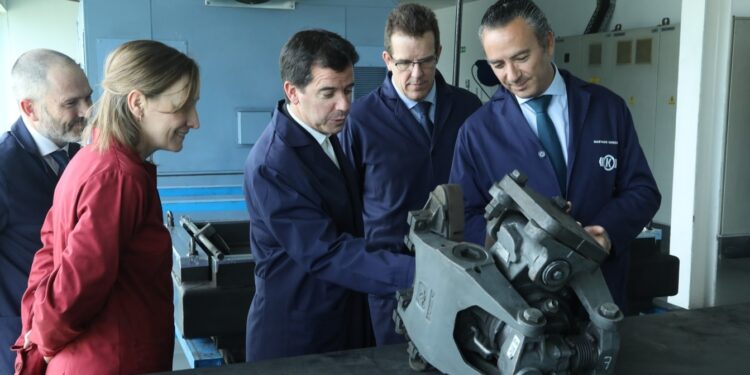 EL CONSEJERO IRUJO VISITA LA FÁBRICA DE KNORR-BREMSE EN PAMPLONA PARA CONOCER LAS NUEVAS LÍNEAS DE PRODUCCIÓN COMPLETAMENTE DIGITALIZADAS QUE CUENTAN CON LAS ÚLTIMAS TECNOLOGÍAS DE INTELIGENCIA ARTIFICIAL