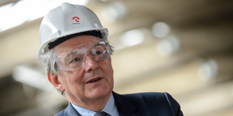 El comisario Breton visita España