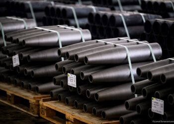 Bruselas quiere aumentar la producción de munición y misiles para Ucrania