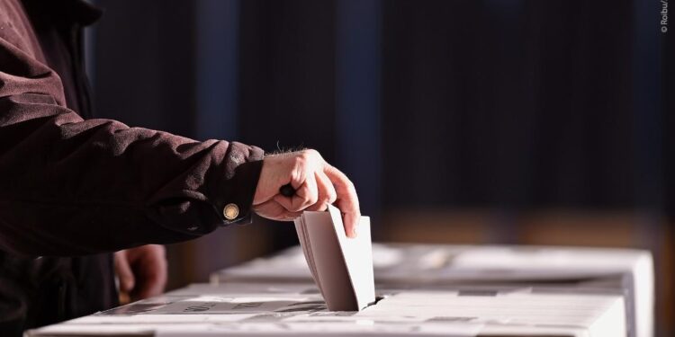 Los eurodiputados piden medidas para evitar la manipulación de cara a las elecciones europeas de 2024