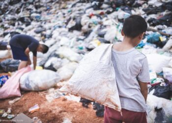 Los eurodiptados exigen a las empresas mayor compromiso social y medioambiental