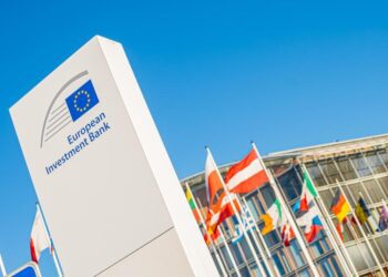 LA UE Y EL BANCo EUROPEO DE INVERSIONES PROPORCIONAN 100 MILLOS DE EUROS A UCRANIA