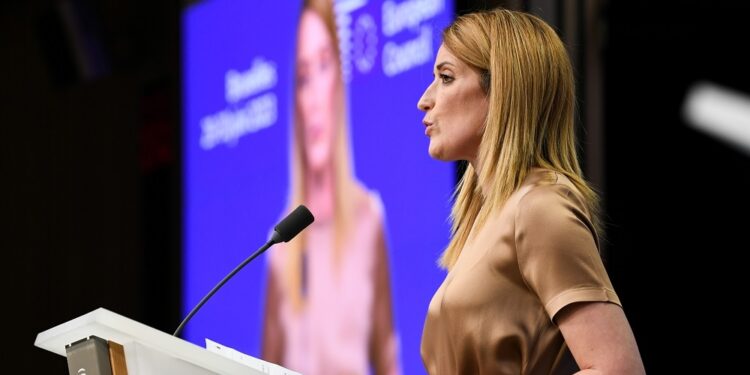 Metsola insiste en la importancia de mantener el apoyo a Ucrania