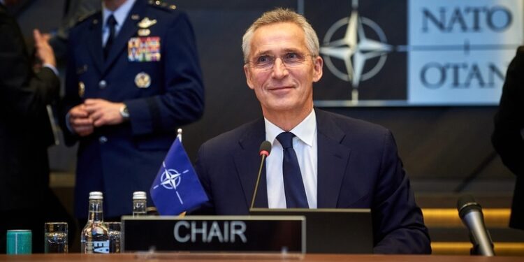 La OTAN extiende el mandato de Stoltenberg un año más