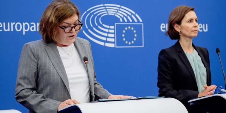 Bruselas quiere hacer más verde el transporte de mercancías
