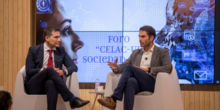 Alfabetización digital y combatir la desinformación, desafíos para la Cumbre UE-CELAC