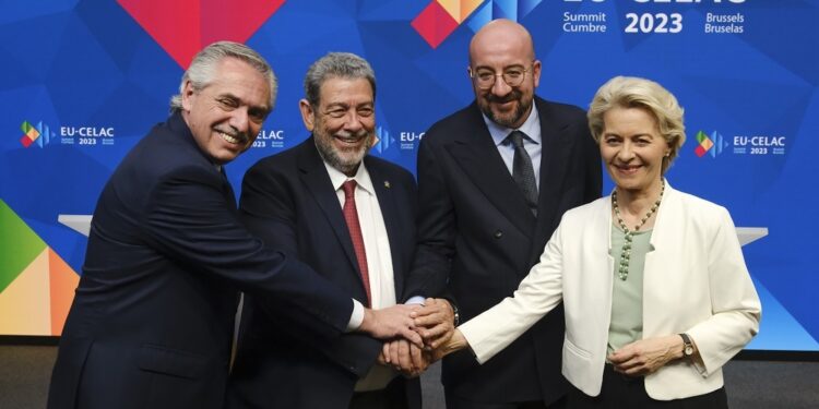 La declaración de la cumbre acaba con una mínima condena a la guerra en Ucrania y sin Nicaragua