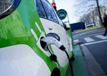 El Consejo adopta nuevo reglamento para más estaciones de recarga y repostaje en toda Europa.