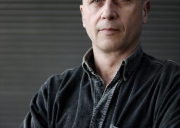 ESPAÑA DESPUÉS DE LAS ELECCIONES: SÁNCHEZ ESTÁ MÁS CERCA DE FORMAR UN GOBIERNO, PERO DEBE NEGOCIAR CON EL LÍDER DE LOS SEPARATISTAS CATALANES