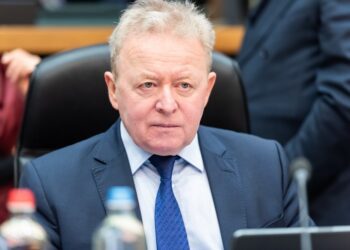 El comisario de Agricultura apuesta por alargar la prohibición de exportación de grano a finales de año