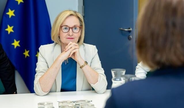 La Comisión Europea Refuerza la Regulación para Entidades de Crédito Frente a la Banca en la Sombra