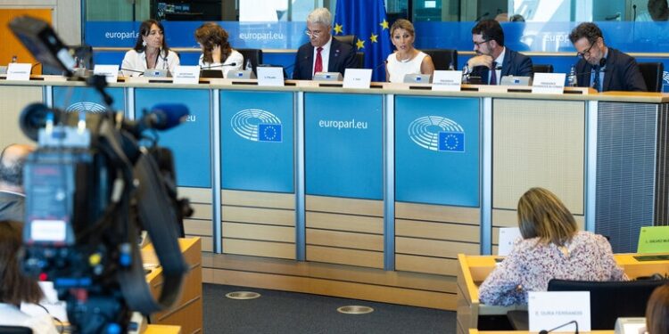 El Gobierno presenta sus prioridades en Empleo y Cultura durante la presidencia española