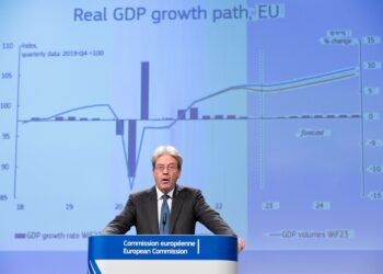 Bruselas prevé que se ralentice el crecimiento económico