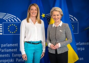 Von der Leyen entrega a Metsola la carta de intenciones de la Comisión 2024
