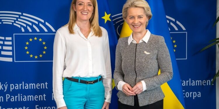 Von der Leyen entrega a Metsola la carta de intenciones de la Comisión 2024