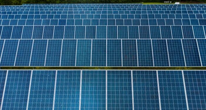 El BEI aprueba 1.700 millones para construcción de 120 plantas de energía fotovoltaica