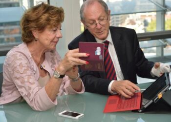 El 68% de los europeos opina que la digitalización de los documentos de viaje acelera los controles fronterizos