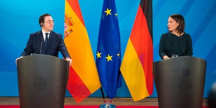 Los ministros de Exteriores de España y Alemania abordan la ampliación y la situación migratoria