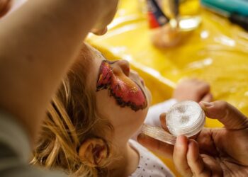 La Unión Europea prohíbe la purpurina