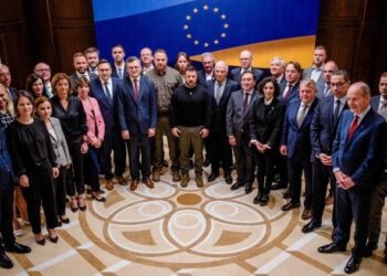 Albares asegura, tras el “histórico CAE” de Kyiv, que “nadie discrepa” en la UE sobre Ucrania