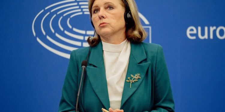 Bruselas pone el foco en cuatro tecnologías que considera críticas: semiconductores avanzados, IA, tecnologías cuánticas y biotecnología