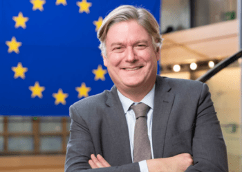 LÓPEZ-ISTURIZ: “LA COMISIÓN PUEDE REVISAR LAS AYUDAS A PALESTINA, PERO TIENE QUE GARANTIZAR QUE NO VA UN EURO A HAMÁS”