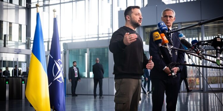 Zelenski visita la OTAN