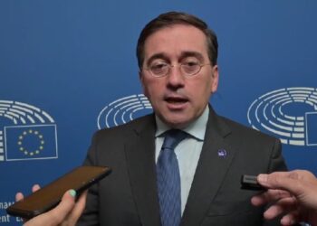 Albares advierte a la UE de que la solución de dos Estados es “más urgente que nunca»