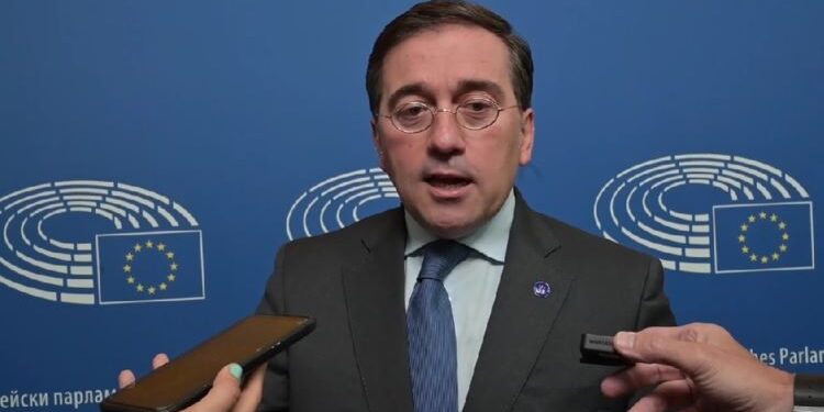 Albares advierte a la UE de que la solución de dos Estados es “más urgente que nunca»