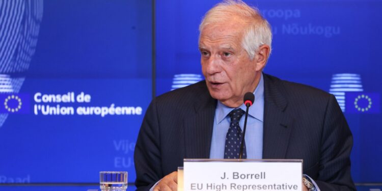 Borrell sostiene que “nadie mejor que el pueblo judío para saber cuánto daño puede hacer un ser humano a otro”