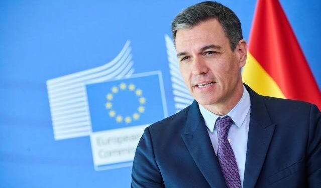 Sánchez pide el alto al fuego en Gaza y muestra su apoyo a Antonio Guterres