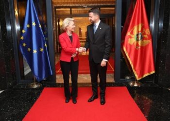 Von der Leyen llama a Montenegro a alcanzar consenso y cumplir con las reformas europeas