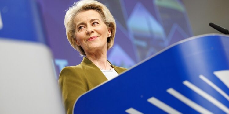 Bruselas recomienda iniciar negociaciones de adhesión con Ucrania y Moldavia