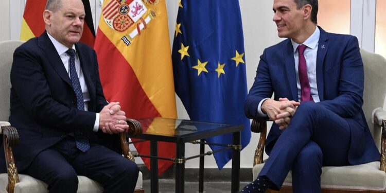 Pedro Sánchez y Olaf Scholz abordan los temas clave y los avances de la Presidencia española del Consejo de la UE
