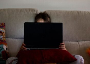 Abuso sexual infantil en línea: el Parlamento europeo partidario de medidas efectivas, no de la vigilancia masiva