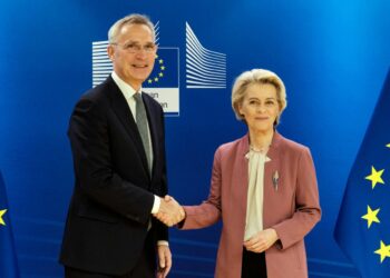 Stoltenberg agradece a Von der Leyen su papel como “fuerza impuslora»