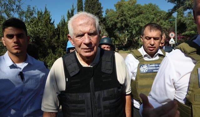 Borrell cierra su gira por Oriente Medio