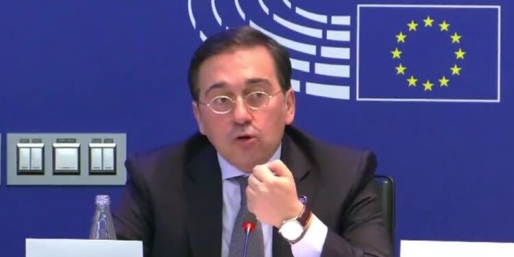 Albares seguirá al frente de Exteriores en el nuevo Gobierno de Sánchez