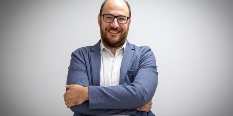 Un café con… Carlos Hernández-Echevarría